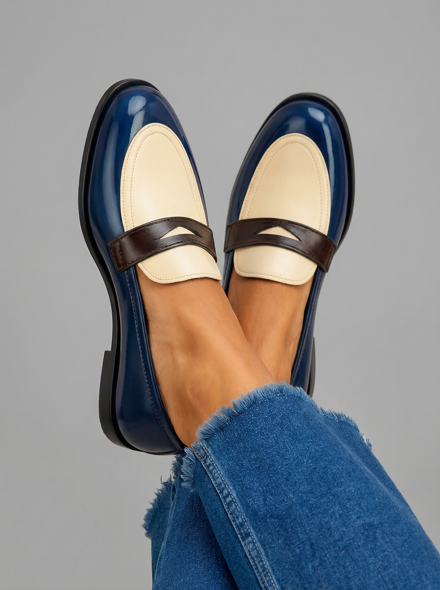 Claudia – Loafer Bicolore con Design Ergonomico