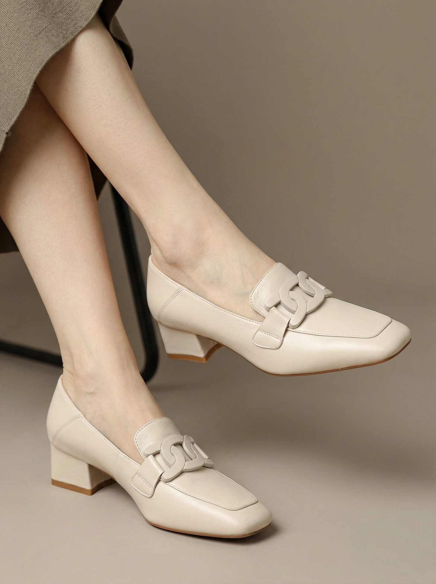 Monica – Slipper Leggera in Camoscio Morbido